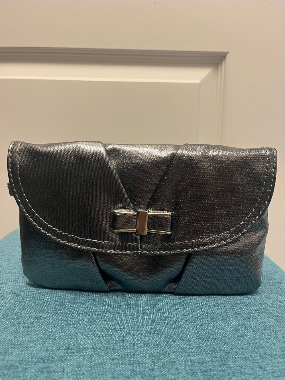 Elegant Black Evening Clutch with Bow Accent